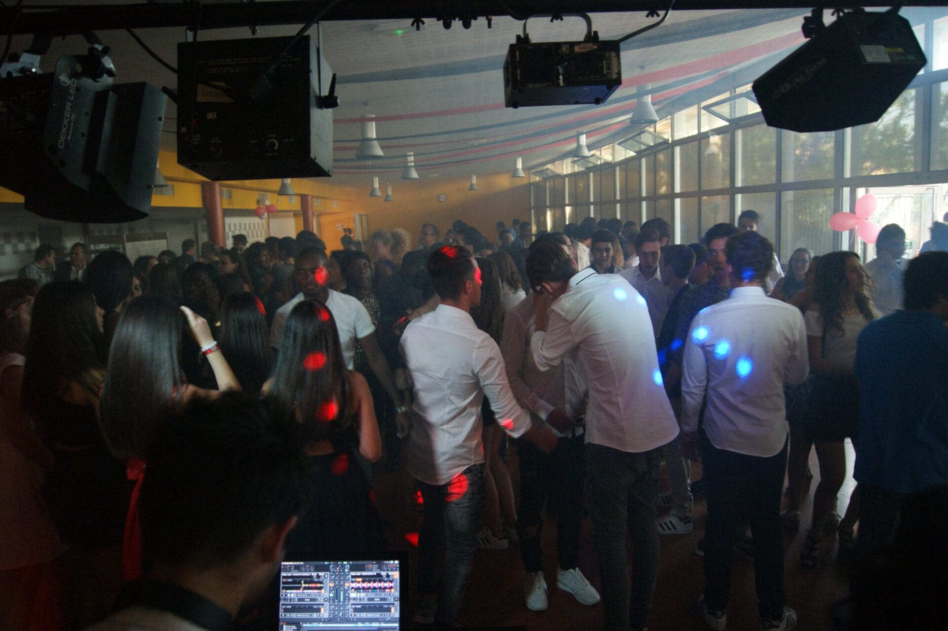 Le guide ultime : Comment choisir le bon DJ pour son événement ?
